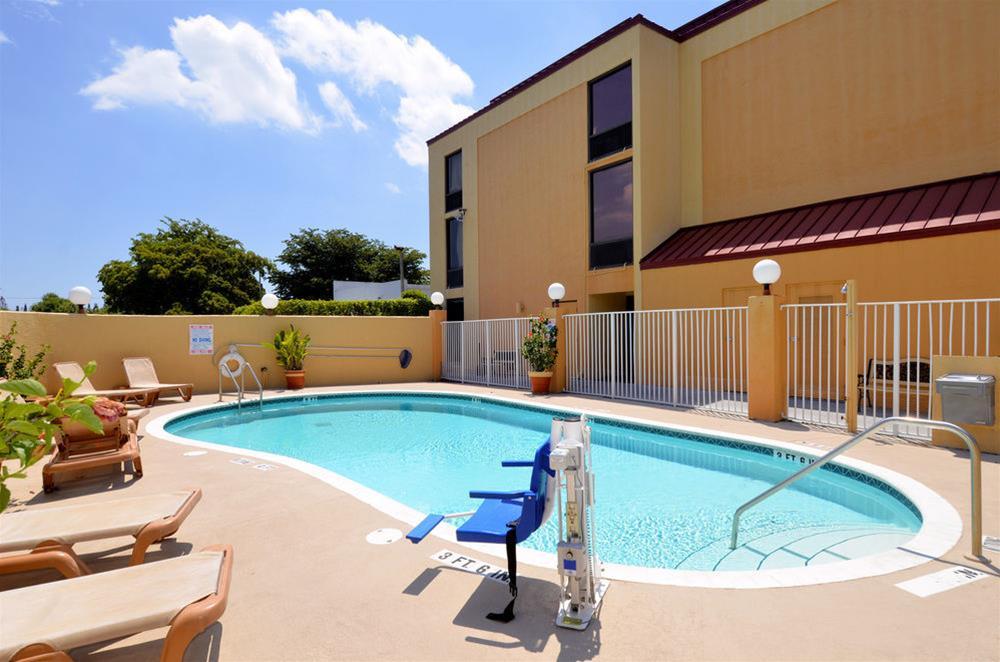 Comfort Inn & Suites Lantana - West Palm Beach South Bagian luar foto