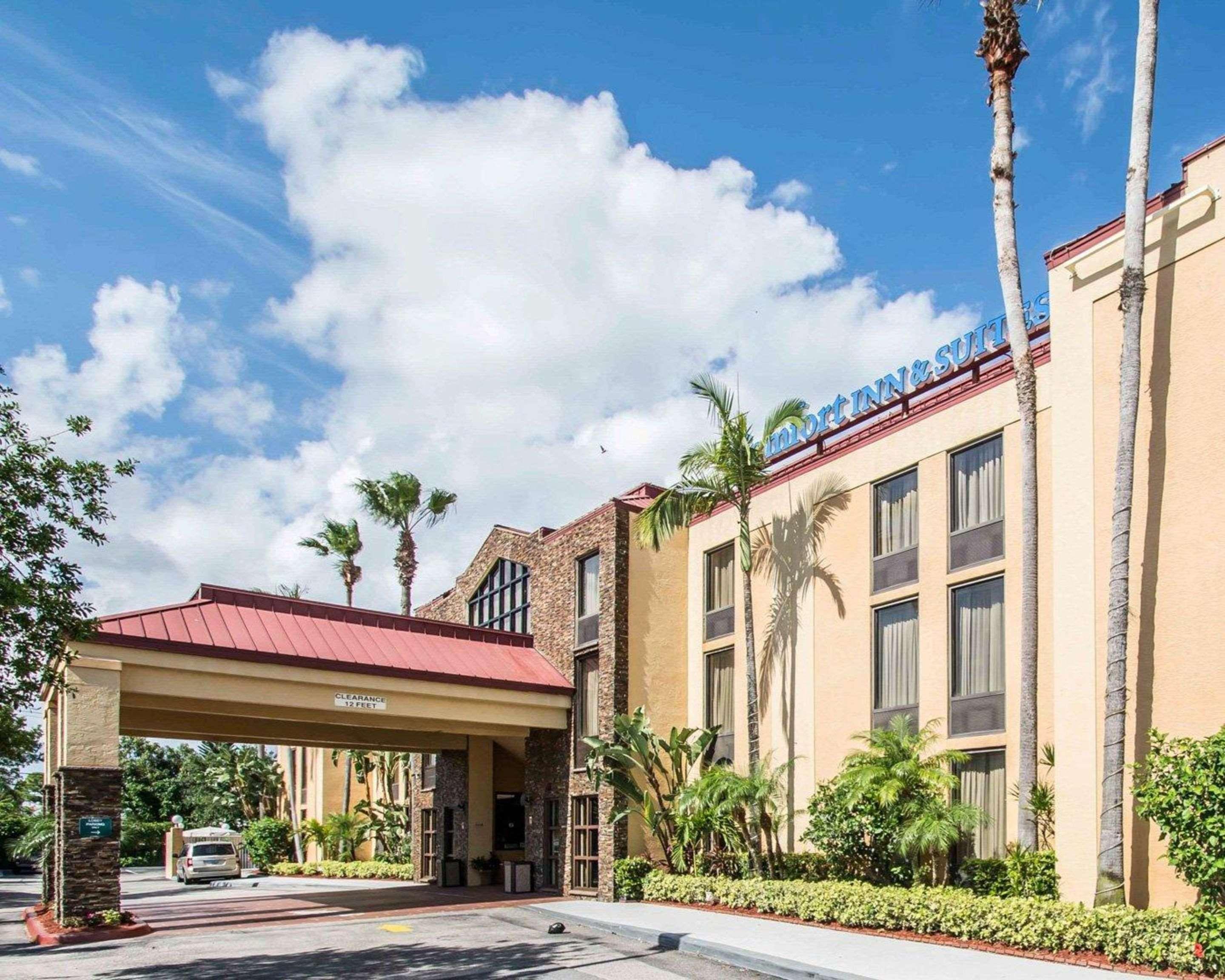 Comfort Inn & Suites Lantana - West Palm Beach South Bagian luar foto