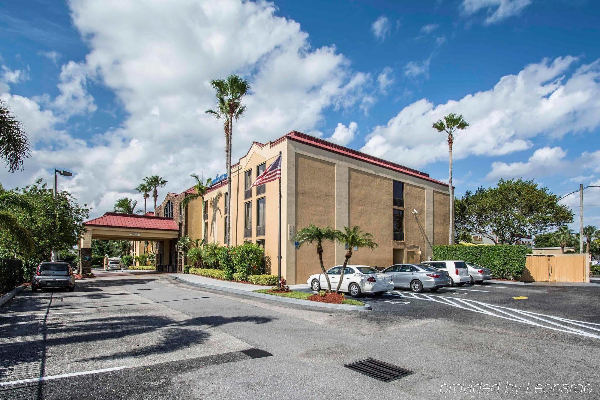 Comfort Inn & Suites Lantana - West Palm Beach South Bagian luar foto