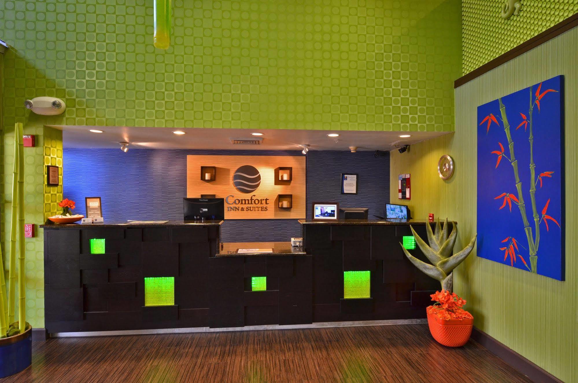 Comfort Inn & Suites Lantana - West Palm Beach South Bagian luar foto